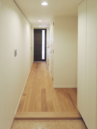 リビングを可動式の間仕切りで明るく広い空間に リビングを可動式の間仕切りで明るく広い空間に